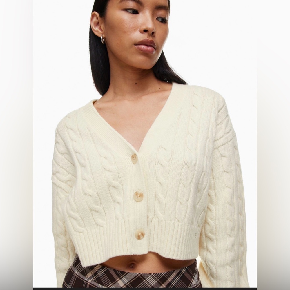 Cropped Cream Cable-Knit V-Neck Button Cardigan With Excellent Condition